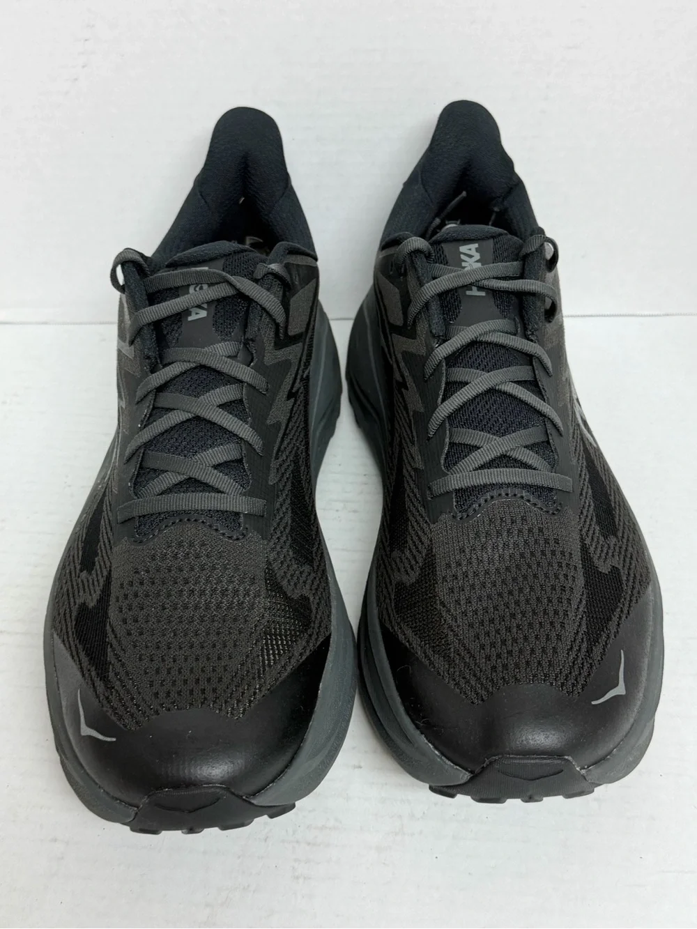 HOKA ONE ONE Challenger 8 Running Shoes Men's 13 2E WIDE Brand New 1168718-BCKT